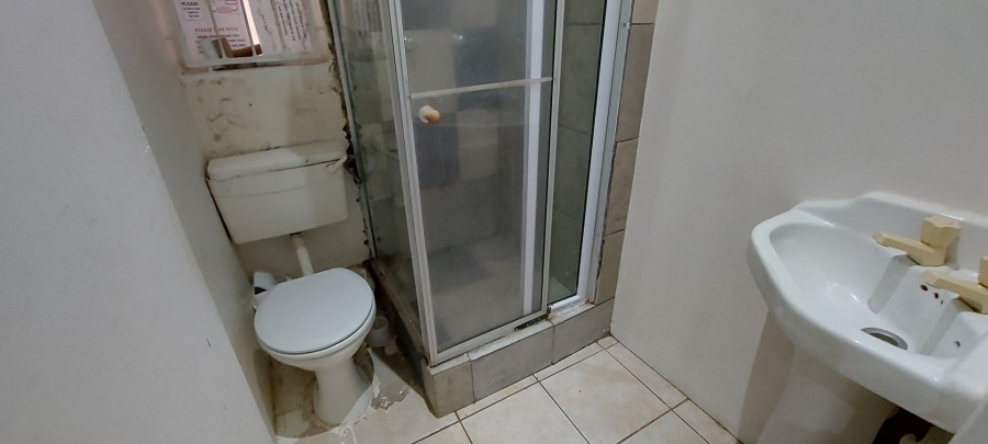 8 Bedroom Property for Sale in Brandwag Free State